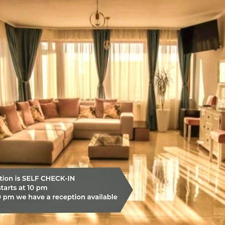 Caprice Deluxe Accomodation دروبيتا تورنو سيفيرين المظهر الخارجي الصورة