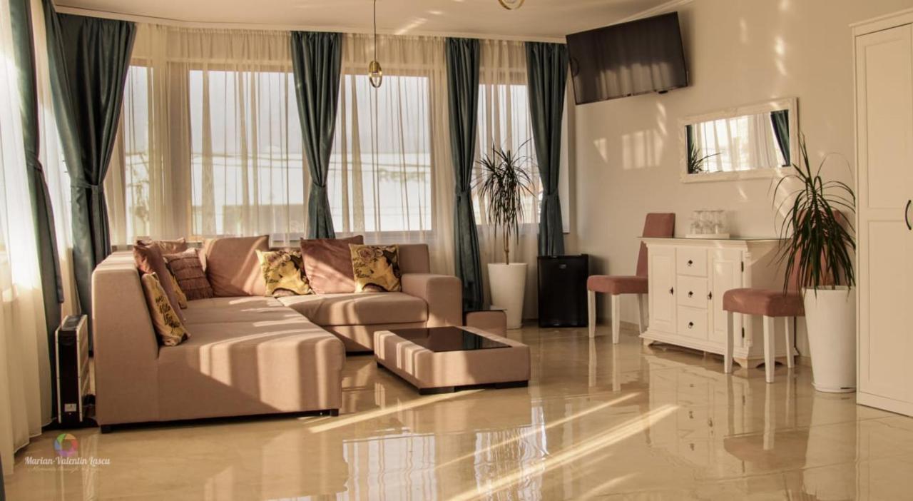 Caprice Deluxe Accomodation دروبيتا تورنو سيفيرين المظهر الخارجي الصورة