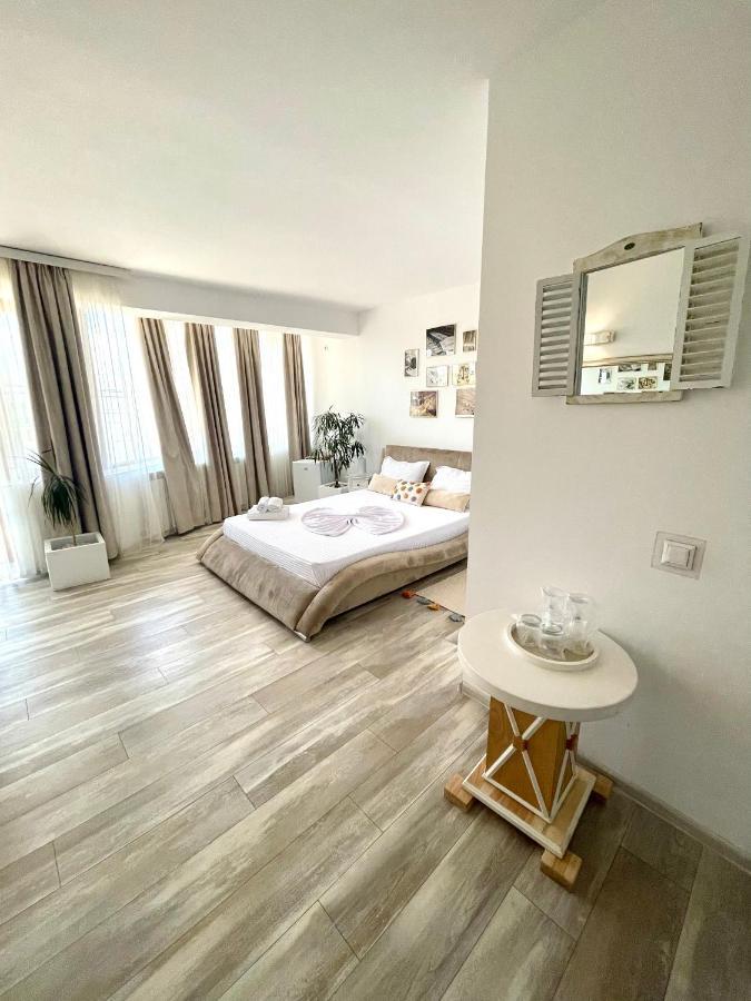 Caprice Deluxe Accomodation دروبيتا تورنو سيفيرين المظهر الخارجي الصورة