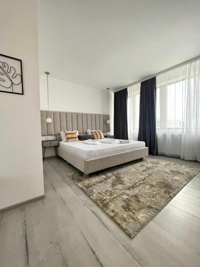 Caprice Deluxe Accomodation دروبيتا تورنو سيفيرين المظهر الخارجي الصورة