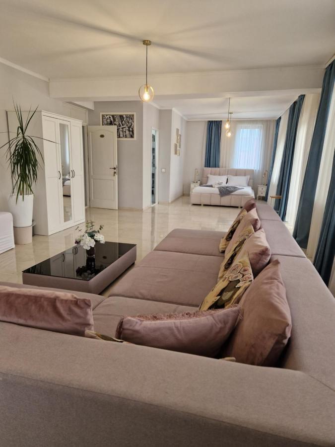 Caprice Deluxe Accomodation دروبيتا تورنو سيفيرين المظهر الخارجي الصورة