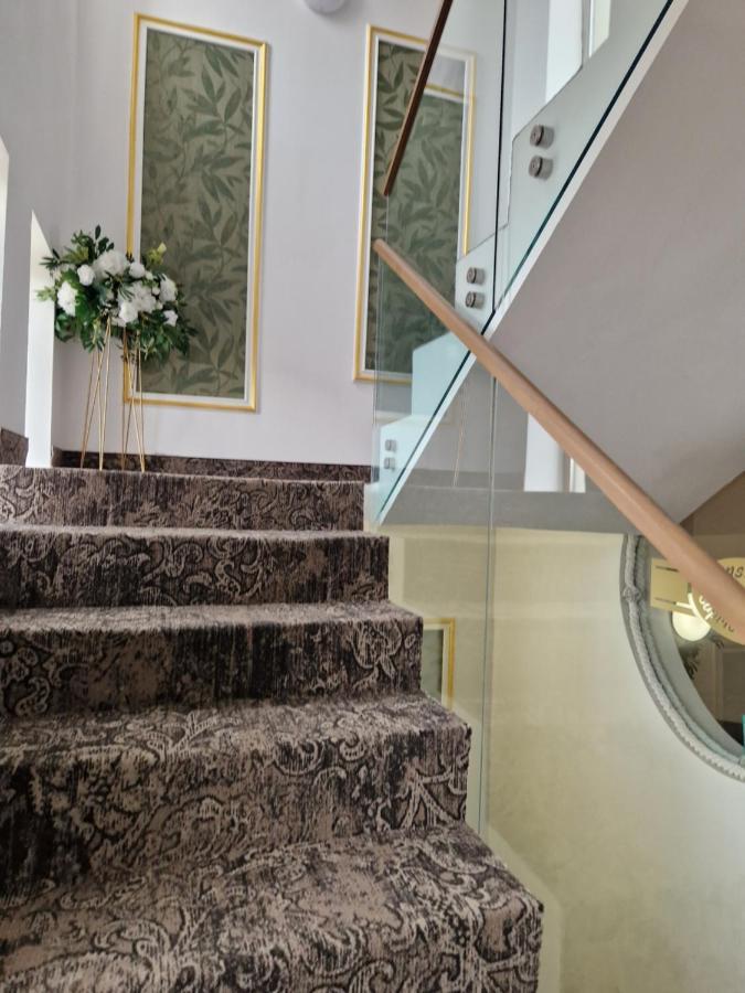 Caprice Deluxe Accomodation دروبيتا تورنو سيفيرين المظهر الخارجي الصورة