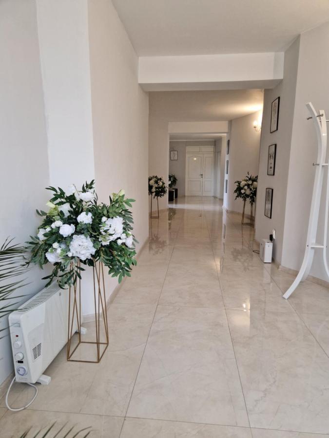 Caprice Deluxe Accomodation دروبيتا تورنو سيفيرين المظهر الخارجي الصورة
