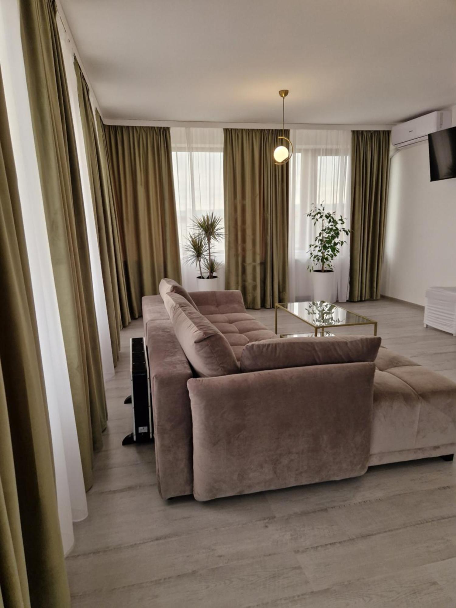 Caprice Deluxe Accomodation دروبيتا تورنو سيفيرين المظهر الخارجي الصورة