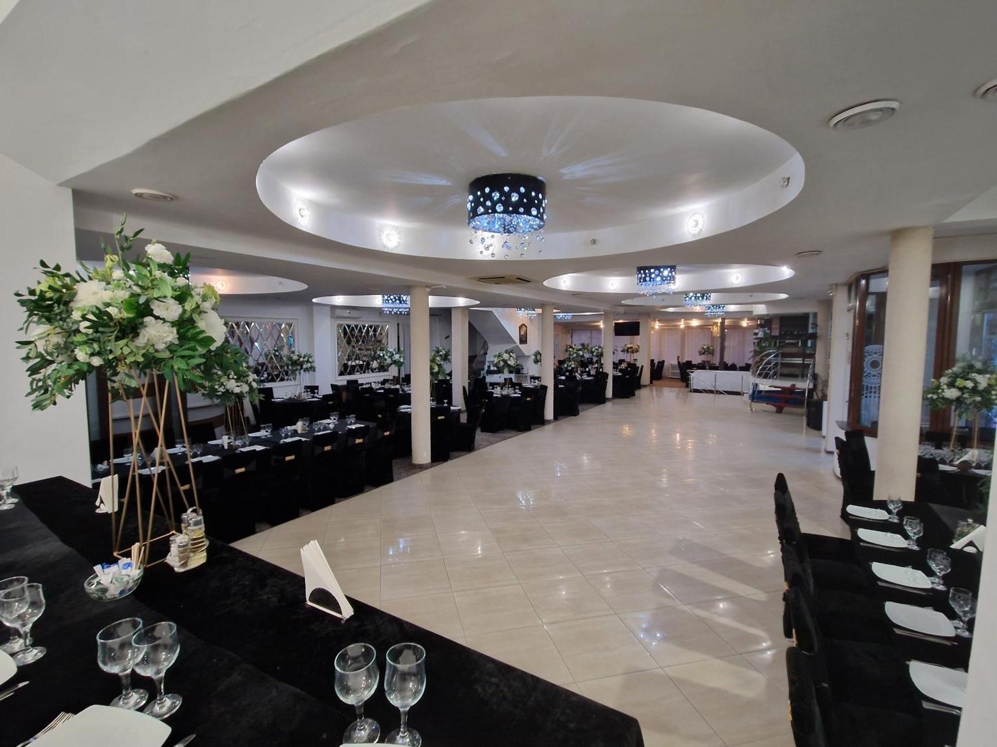 Caprice Deluxe Accomodation دروبيتا تورنو سيفيرين المظهر الخارجي الصورة