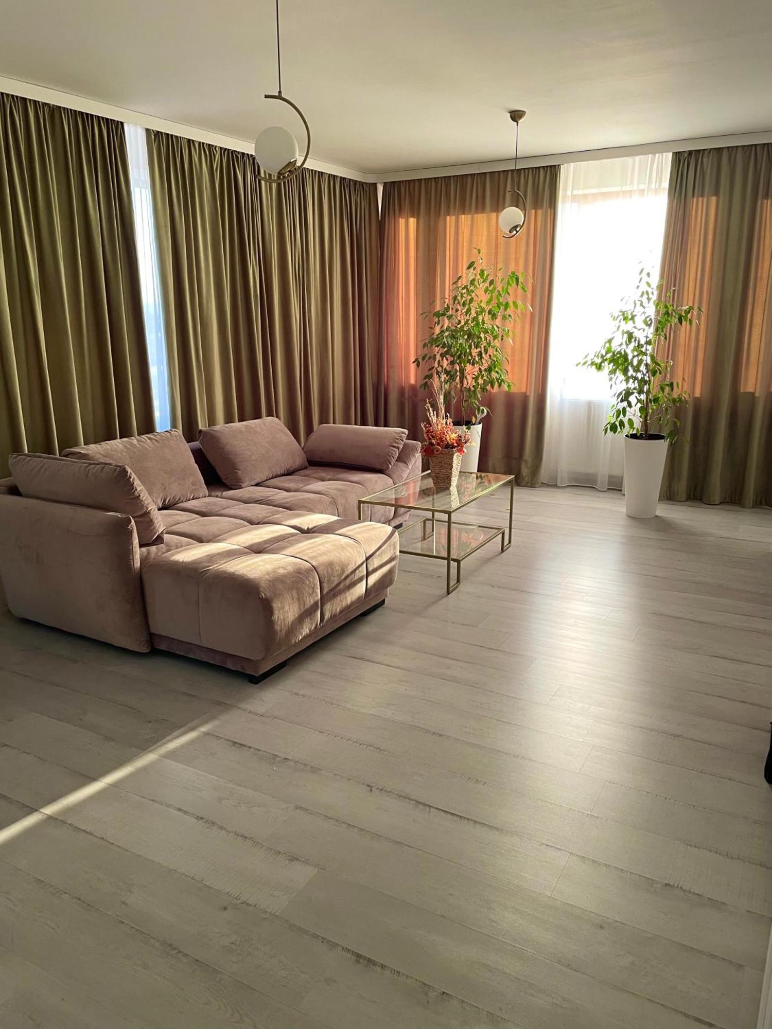 Caprice Deluxe Accomodation دروبيتا تورنو سيفيرين المظهر الخارجي الصورة