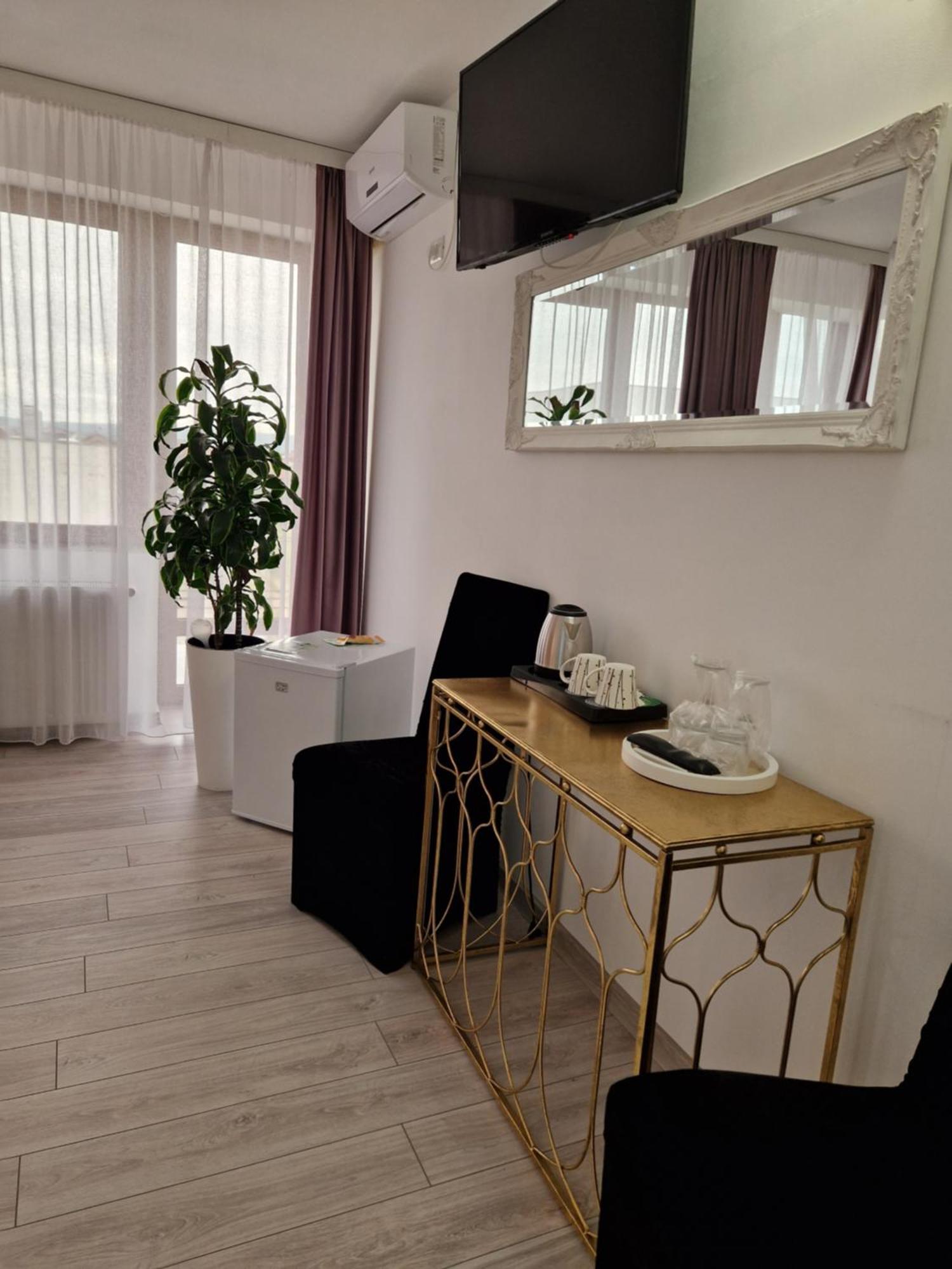 Caprice Deluxe Accomodation دروبيتا تورنو سيفيرين الغرفة الصورة