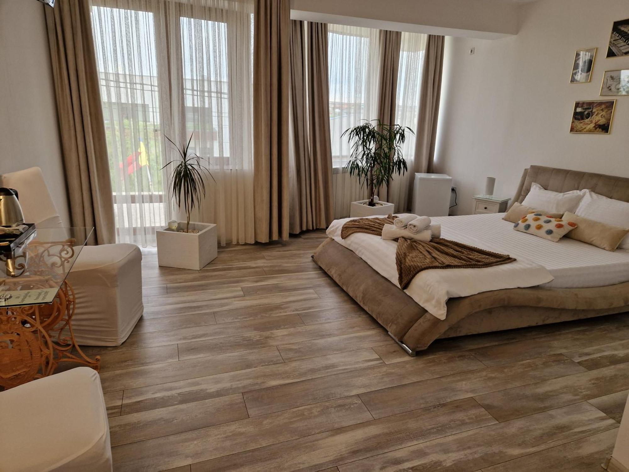 Caprice Deluxe Accomodation دروبيتا تورنو سيفيرين الغرفة الصورة