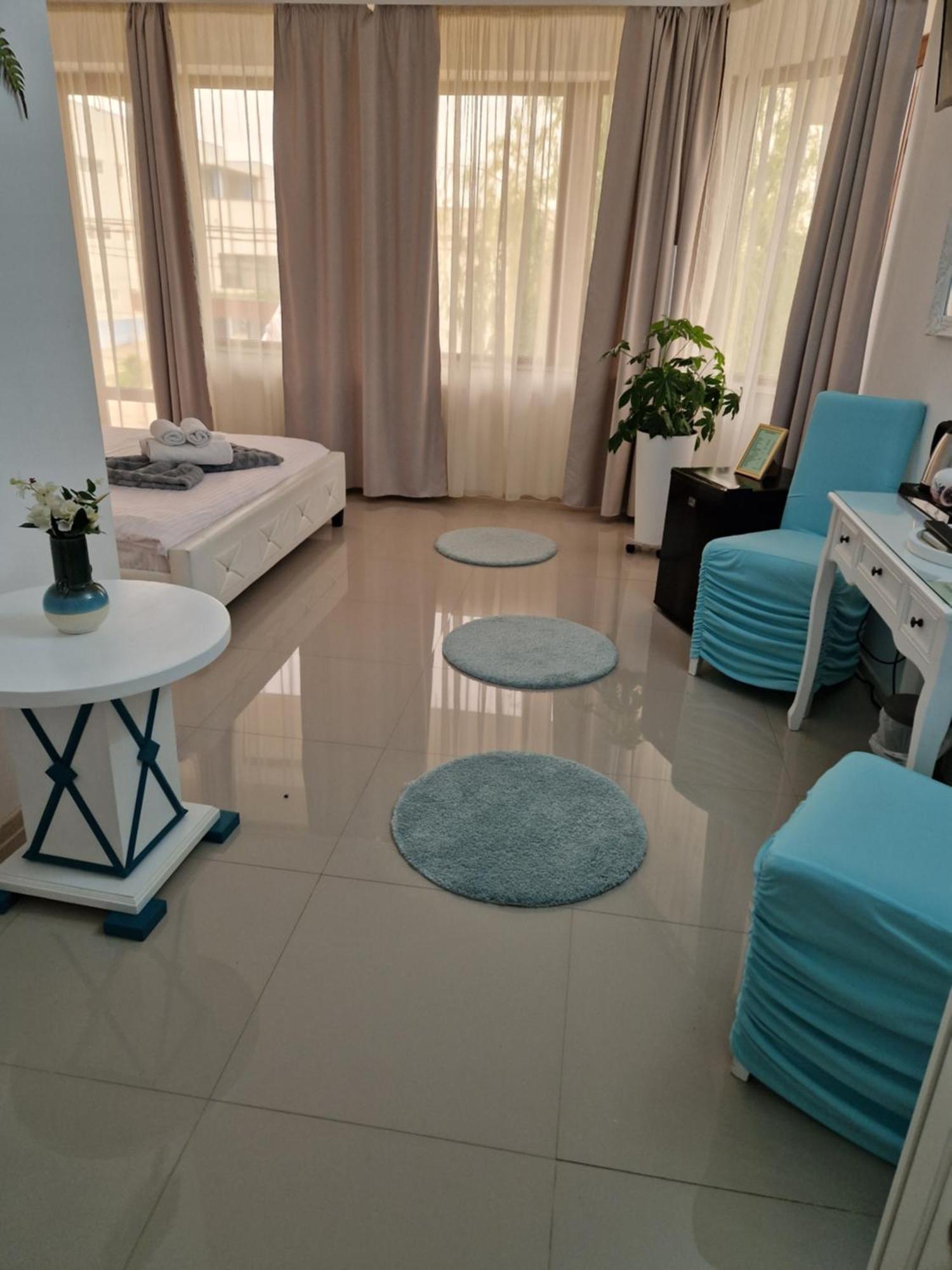Caprice Deluxe Accomodation دروبيتا تورنو سيفيرين الغرفة الصورة
